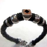Pulsera de acero y cuero con bolas