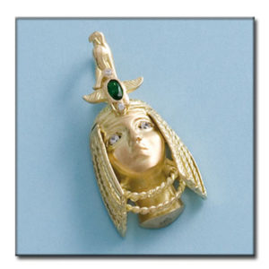 Colgante de Oro amarillo con cabeza de Cleopatra CB-310