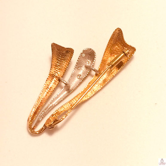 Broche de oro bicolor con cuatro circonitas-b